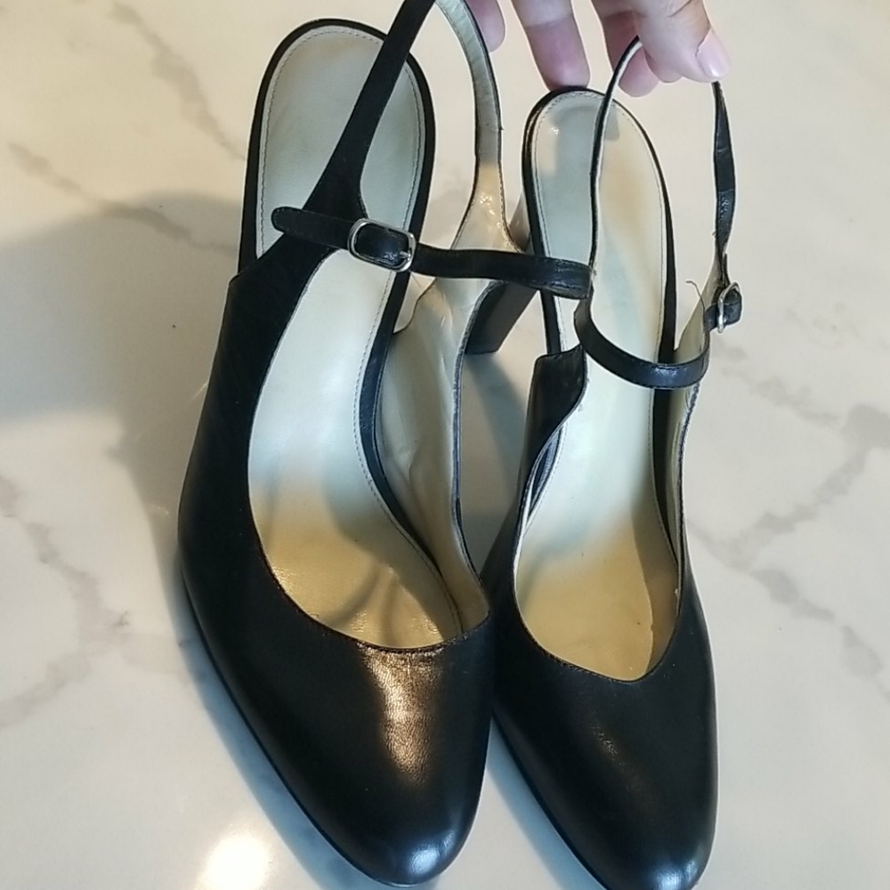 Woman's Ralph Lauren Leather Heels Size 8.5 M